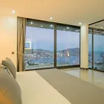Unlimited 2 Luxury 6 Bedroom Villa *