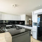 Unlimited 2 Luxury 6 Bedroom Villa