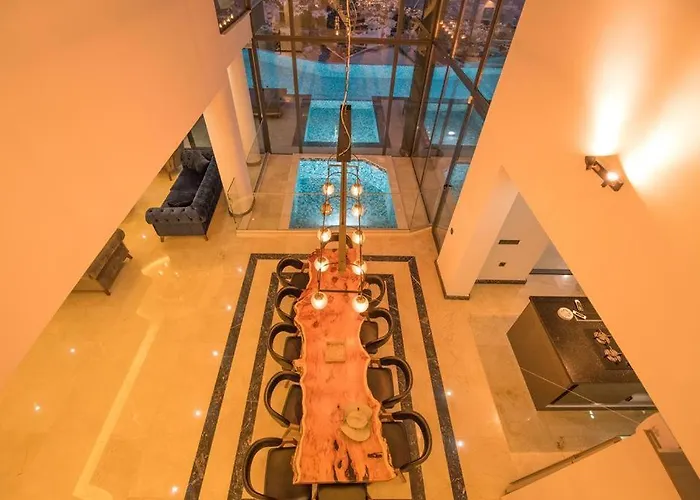 Unlimited 2 Luxury 6 Bedroom Villa *