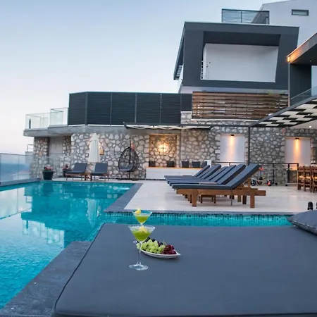Unlimited 2 Luxury 6 Bedroom Villa *