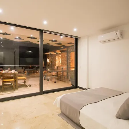 Unlimited 2 Luxury 6 Bedroom Villa *