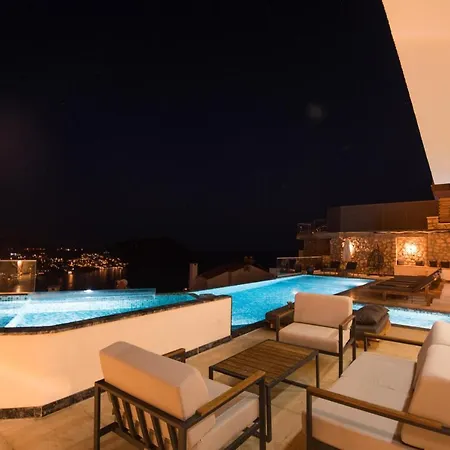 Villa Unlimited 2 Luxury 6 Bedroom