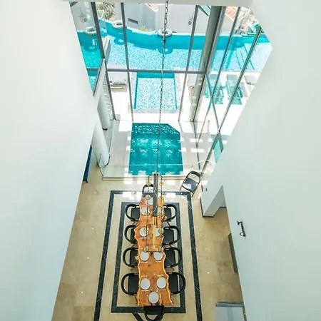 Unlimited 2 Luxury 6 Bedroom