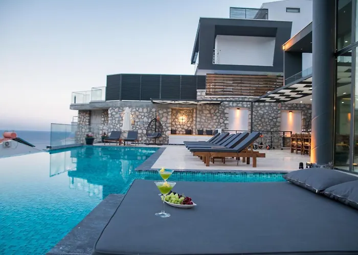 Unlimited 2 Luxury 6 Bedroom Villa *