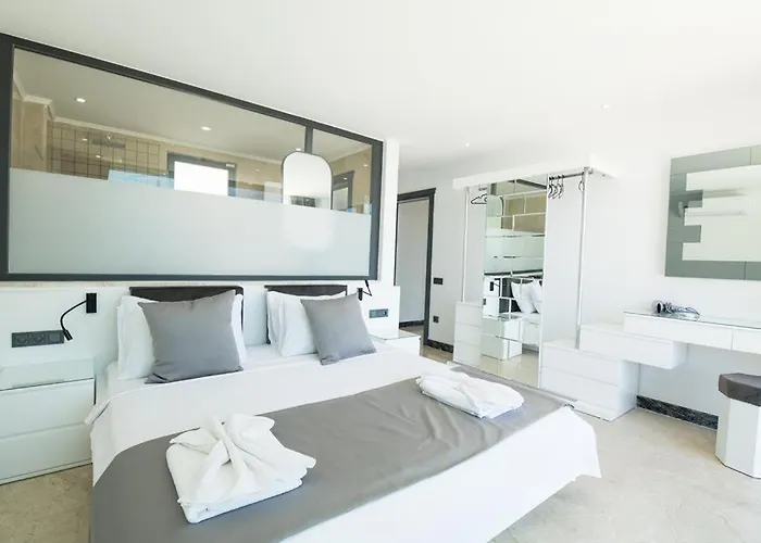 Unlimited 2 Luxury 6 Bedroom Kaş