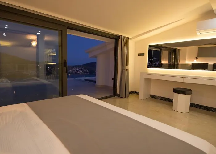 Unlimited 2 Luxury 6 Bedroom Villa