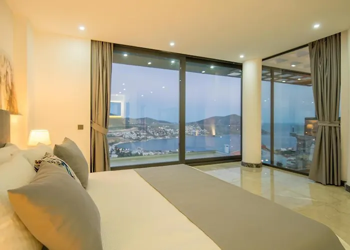 Unlimited 2 Luxury 6 Bedroom Villa *