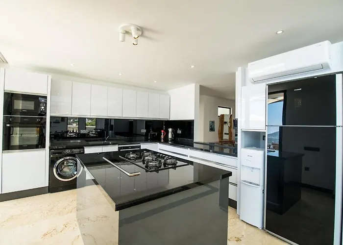 Unlimited 2 Luxury 6 Bedroom Villa