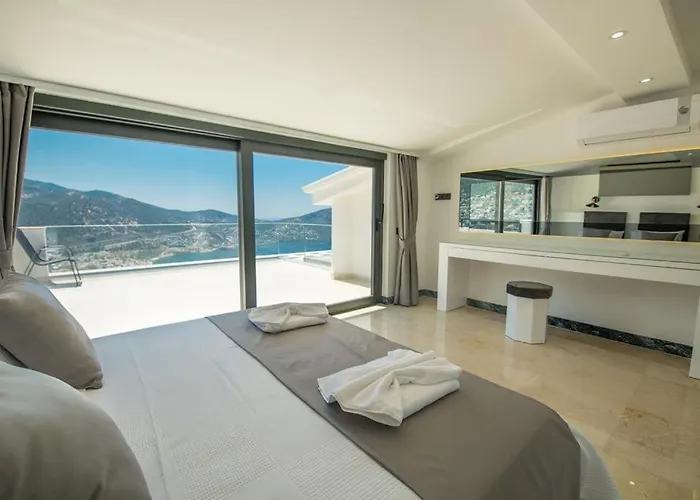 Unlimited 2 Luxury 6 Bedroom Villa *