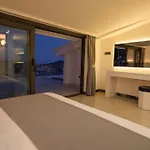 Unlimited 2 Luxury 6 Bedroom Willa